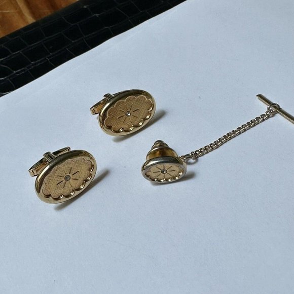 Men’s Signed Foster Gold Tone Rhinestone Cufflink Set With Tie Tack - Picture 1 of 11